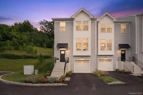 4048 Chestnut Ridge Rd, Fishkill, NY 12524