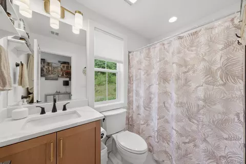 Bath - 4048 Chestnut Ridge Rd, Fishkill, NY 12524 photo 2 of 4