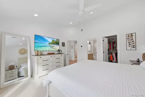 Bedroom - 4048 Chestnut Ridge Rd, Fishkill, NY 12524 photo 8 of 8