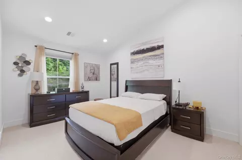 Bedroom - 4048 Chestnut Ridge Rd, Fishkill, NY 12524 photo 2 of 8