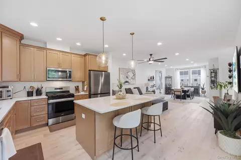 Kitchen - 4048 Chestnut Ridge Rd, Fishkill, NY 12524 photo 3 of 5