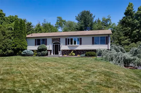 84 Longdale Rd, Mahopac, NY 10541