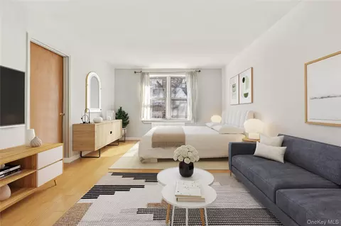 67-14 108th St #3D, Forest Hills, NY 11375
