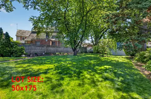 146-24 Bayside Ave, Flushing, NY 11354