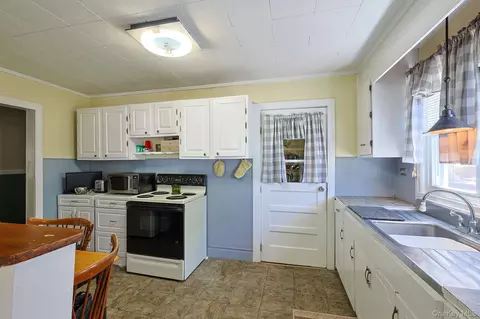 Kitchen - 37 Algernon St, Cornwall, NY 12518 photo 1 of 2