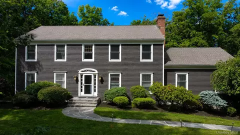 40 Kleinekill Dr, New Paltz, NY 12561