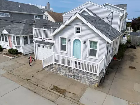 129 Hewlett Ave, Point Lookout, NY 11569