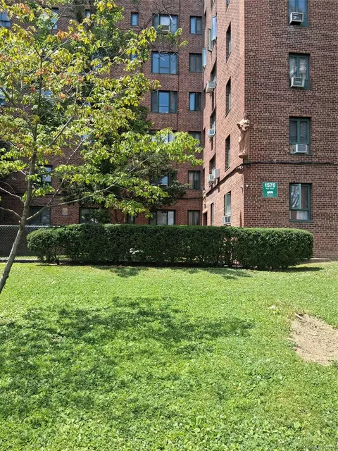 1575 Odell St #TB, New York, NY 10462
