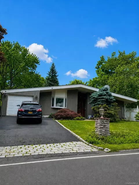 2 Edgewood Rd, Greenburgh, NY 10530