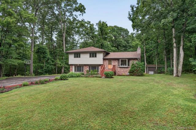 11 Mary Lou Ln, Olive, NY 12481