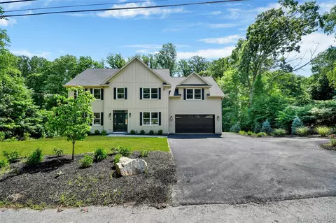 35 Shady Brook Ln, Cortlandt, NY 10567