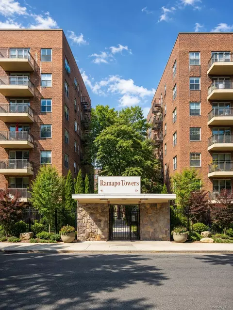 30 S Cole Ave #1B, Ramapo, NY 10977