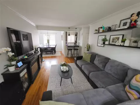 224-14 Manor Rd #1011, New York, NY 11427