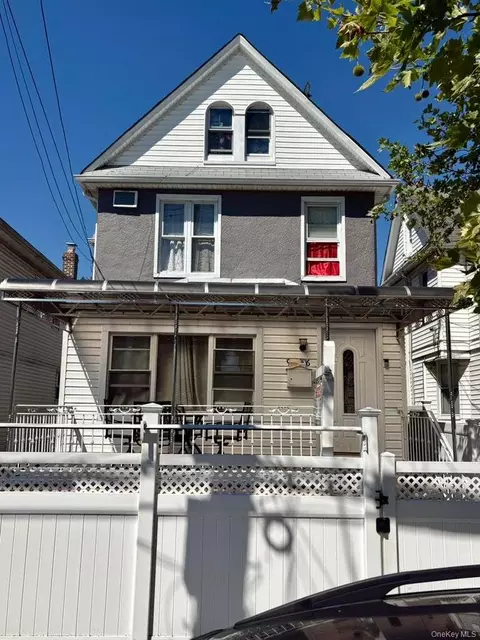 9716 127th St, South Richmond Hill, NY 11419