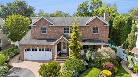 2539 Bradley Ct, Merrick, NY 11566
