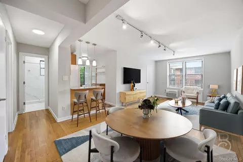 25-34 Crescent St #2K, Astoria, NY 11102