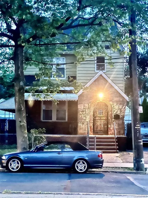 10022 Francis Lewis Blvd, New York, NY 11429