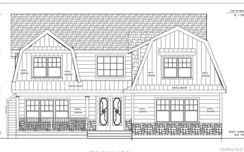 692 Plainview Rd, Oyster Bay, NY 11714