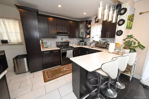 13337 118th St, New York, NY 11420