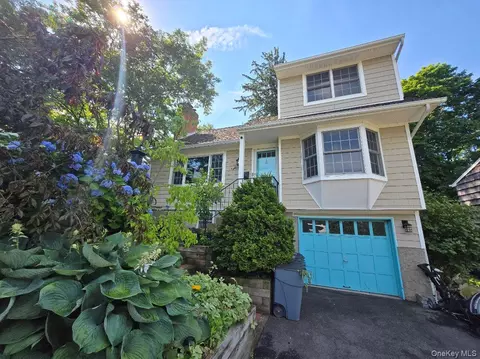 4 Beach Ave, Northport, NY 11768