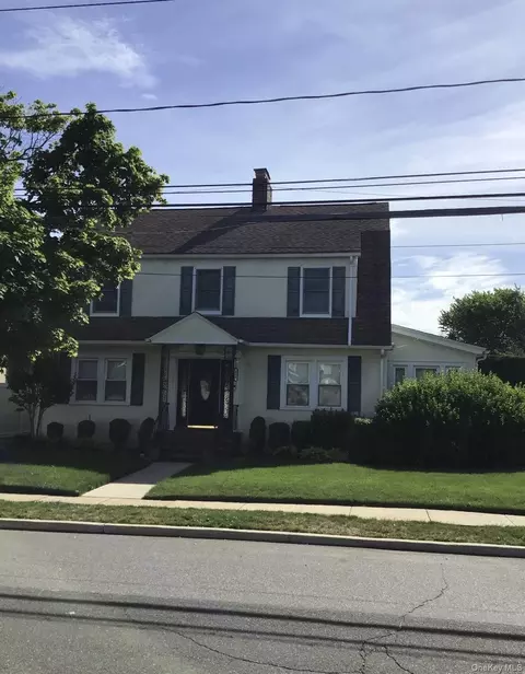458 Oakland Ave, Cedarhurst, NY 11516