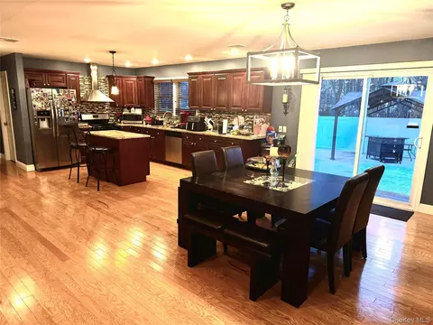 Other - 285 Daniel St, Lindenhurst, NY 11757 photo 4 of 5