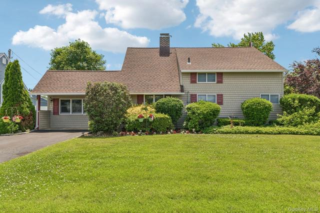 83 Coppersmith Rd, Levittown, NY 11756