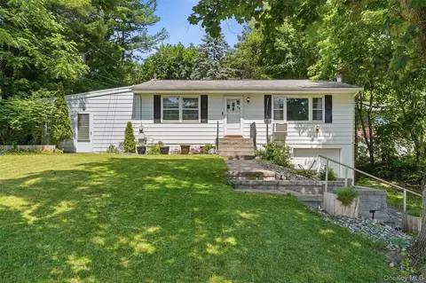 23 Dupay Rd, Pleasant Valley, NY 12569
