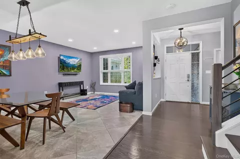 Entry Way - 38 Pinehurst Cir, Monroe, NY 10950 photo 3 of 6