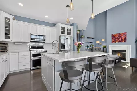 Kitchen - 38 Pinehurst Cir, Monroe, NY 10950 photo 5 of 6