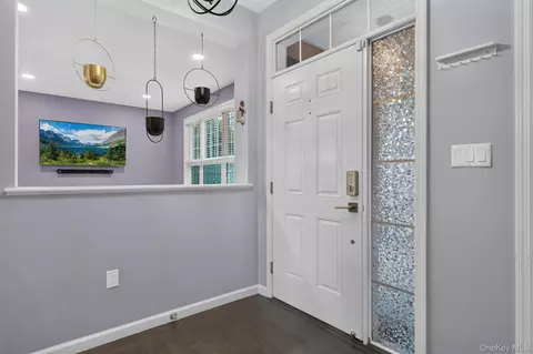 Entry Way - 38 Pinehurst Cir, Monroe, NY 10950 photo 1 of 6