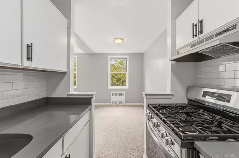 5 Sadore Ln #H3, Yonkers, NY 10710