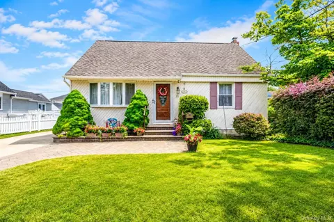 26 Rhode Ave, Merrick, NY 11566