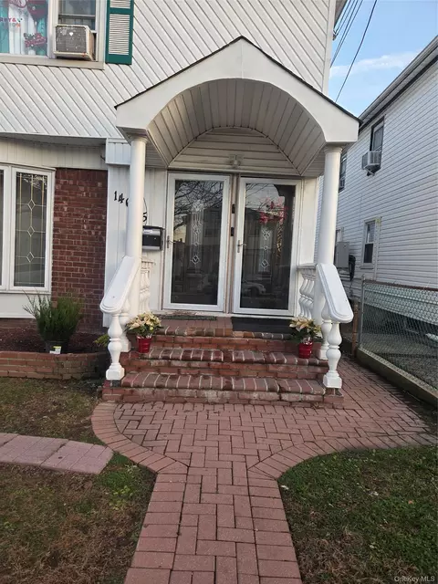 14615 223rd St, New York, NY 11413