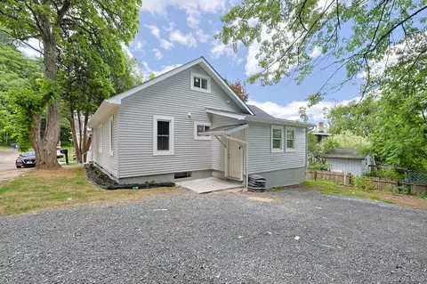 20 Nevins St, Ellenville, NY 12428