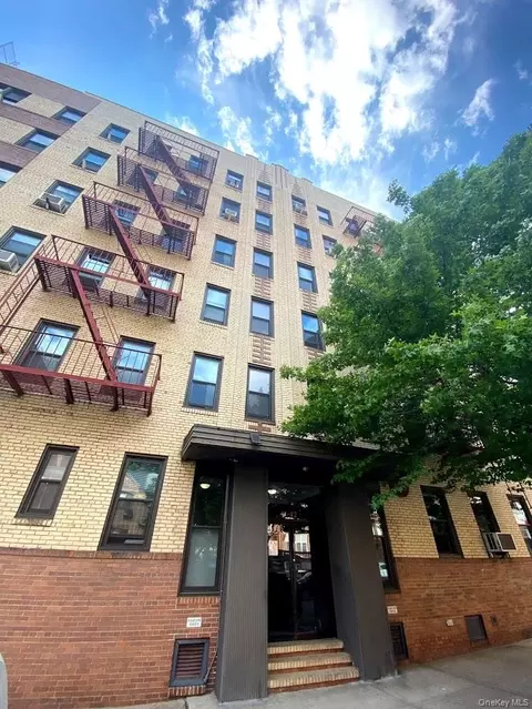 41-42 50th St #4F, New York, NY 11377