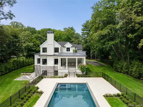 110 Dogwood Ave, North Hempstead, NY 11576