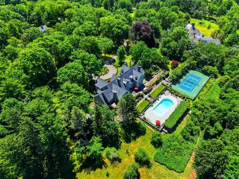 196 Mclain St, Mount Kisco, NY 10549