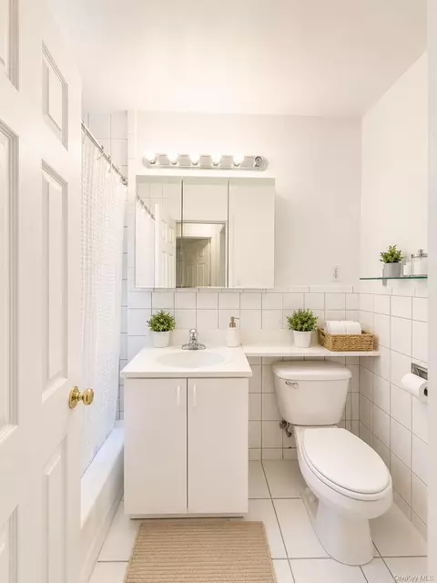 6955 150th St #33B, Flushing, NY 11367 photo 8