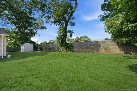 Exterior - 58 Highland Ave, Patchogue, NY 11772 photo 8 of 8