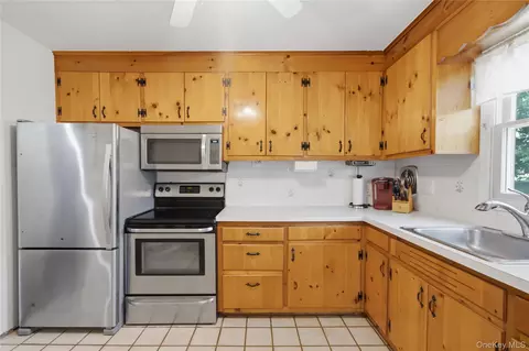 Kitchen - 58 Highland Ave, Patchogue, NY 11772 photo 1 of 3
