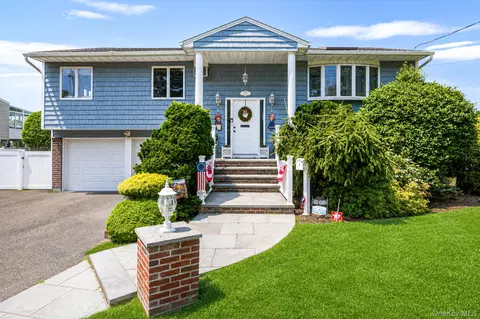 1000 Oakfield Ave, North Bellmore, NY 11710