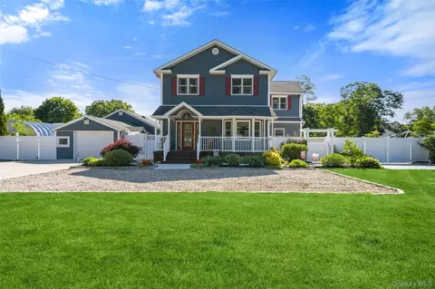 2185 Sycamore Ave, Ronkonkoma, NY 11779