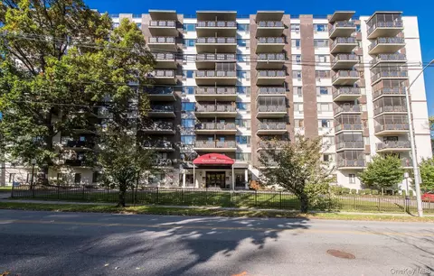 160 Academy St #10N, Poughkeepsie, NY 12601
