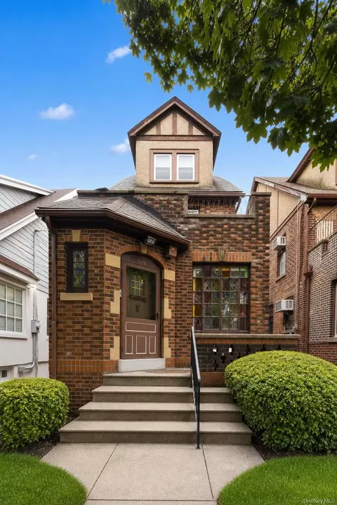 1216 E 28th St, Brooklyn, NY 11210