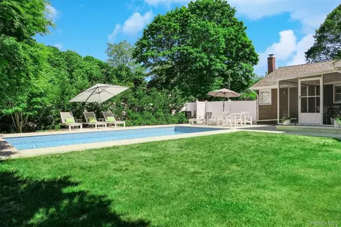 Exterior - 47 Oak Rd, Brookhaven, NY 11772 photo 9 of 12