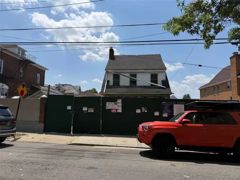 8334 169th St, Jamaica, NY 11432