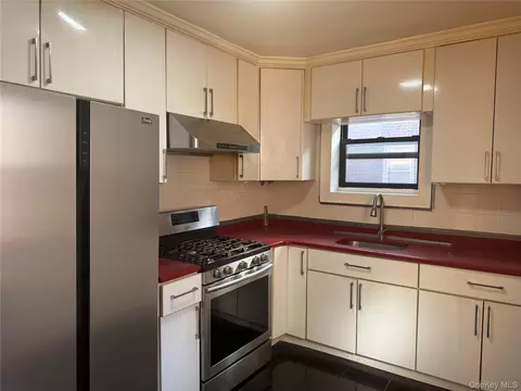 14336 Barclay Ave #5H, Flushing, NY 11355