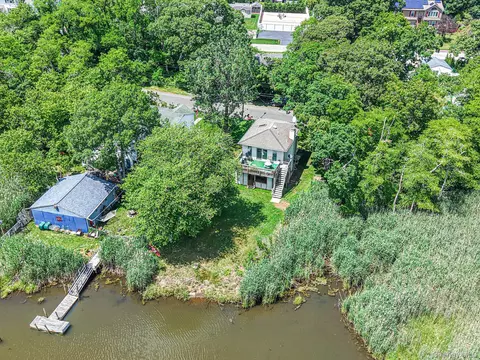 90 Shore Dr, Mastic Beach, NY 11951