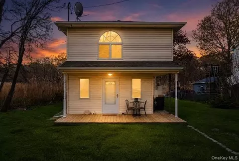 90 Shore Dr, Mastic Beach, NY 11951